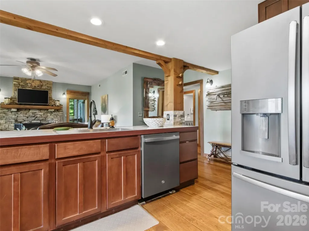 250 Creekside Way Burnsville NC 28714
