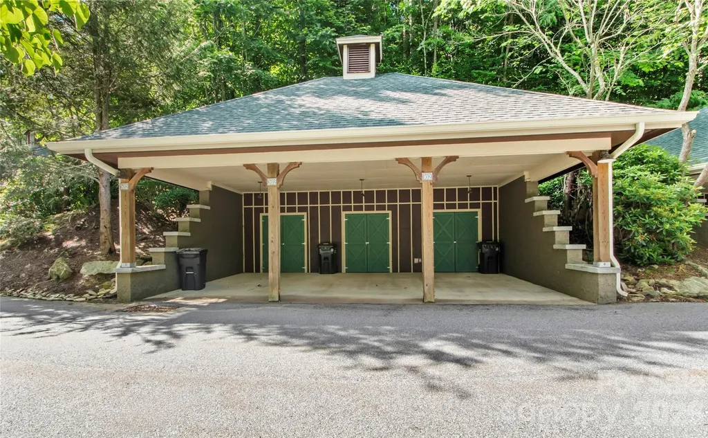 250 Creekside Way Burnsville NC 28714
