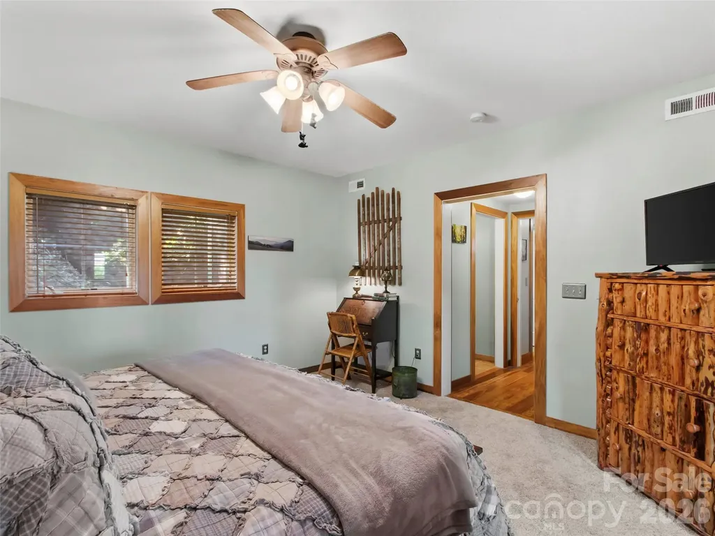 250 Creekside Way Burnsville NC 28714