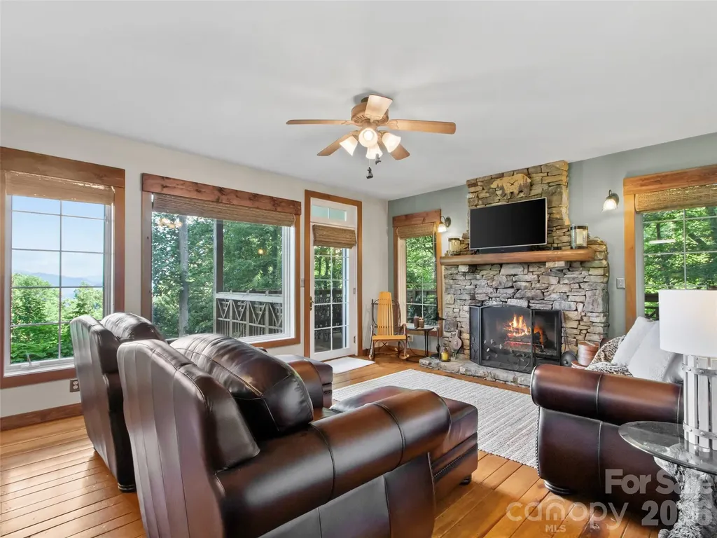 250 Creekside Way Burnsville NC 28714