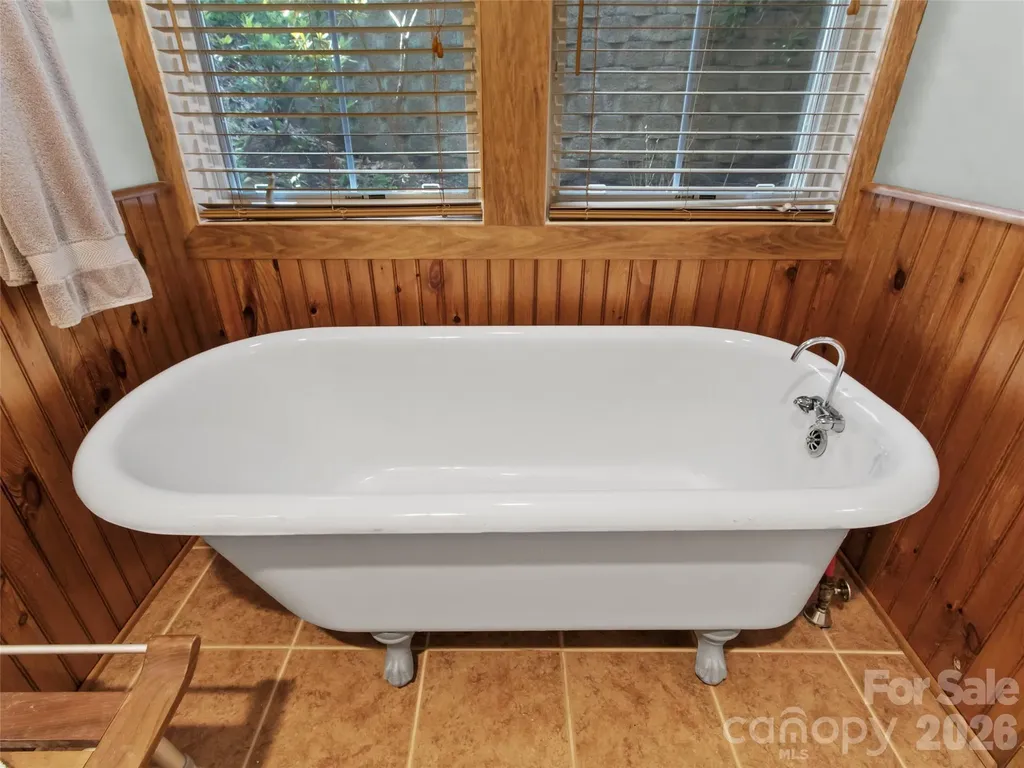 250 Creekside Way Burnsville NC 28714