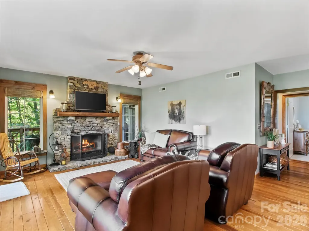 250 Creekside Way Burnsville NC 28714