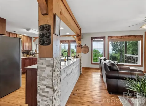 250 Creekside Way Burnsville NC 28714