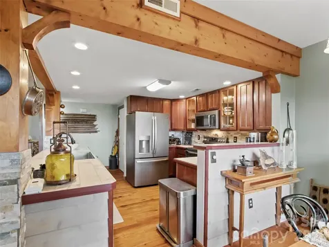 250 Creekside Way Burnsville NC 28714