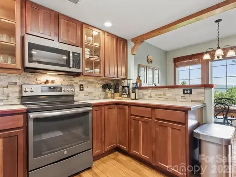 250 Creekside Way Burnsville NC 28714