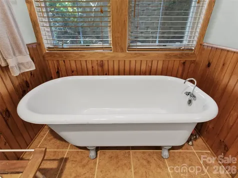 250 Creekside Way Burnsville NC 28714