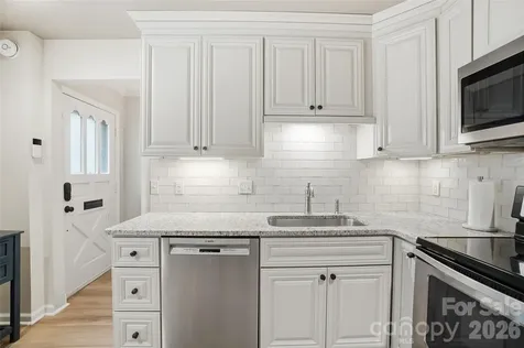 4605 Hedgemore Drive Charlotte NC 28209