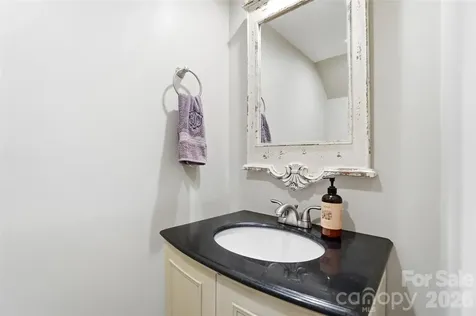 4605 Hedgemore Drive Charlotte NC 28209