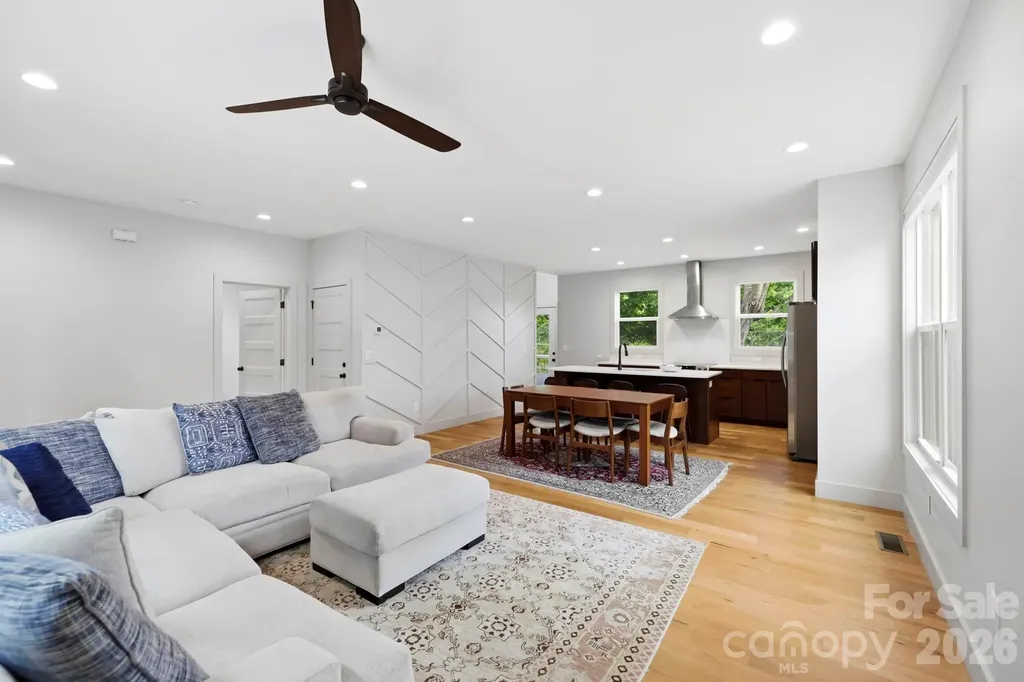 31 Lilac Street Asheville NC 28806
