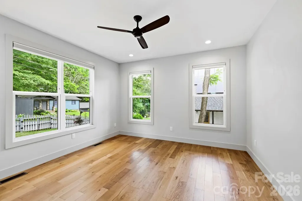 31 Lilac Street Asheville NC 28806