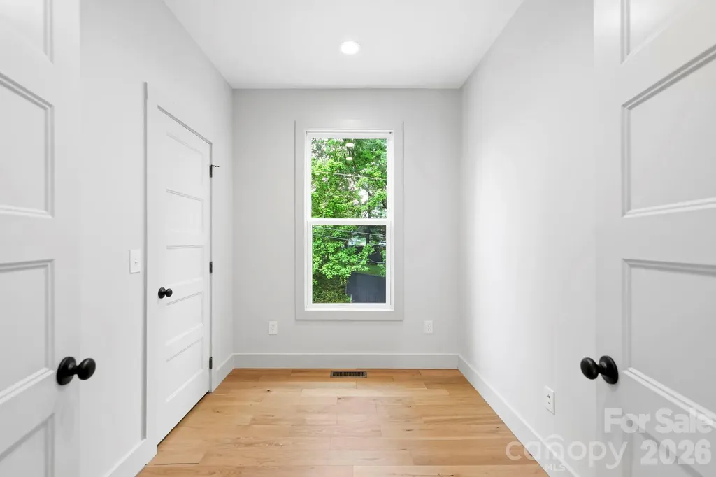 31 Lilac Street Asheville NC 28806