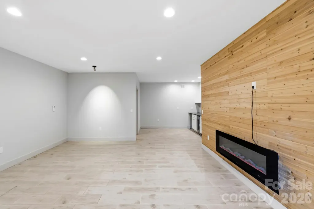31 Lilac Street Asheville NC 28806