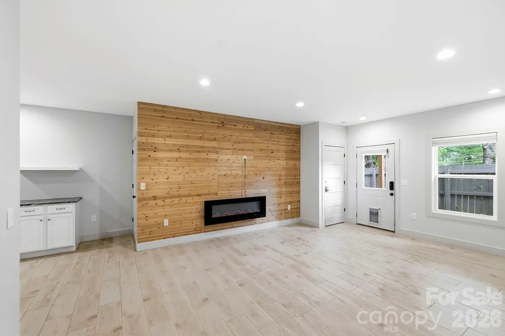 31 Lilac Street Asheville NC 28806