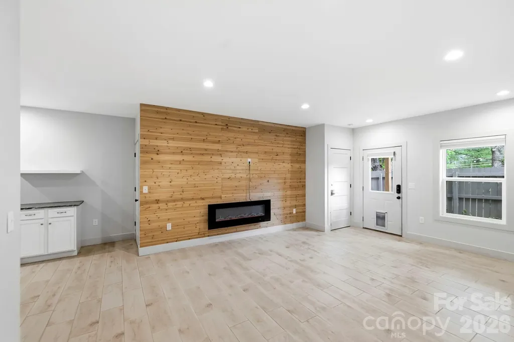 31 Lilac Street Asheville NC 28806