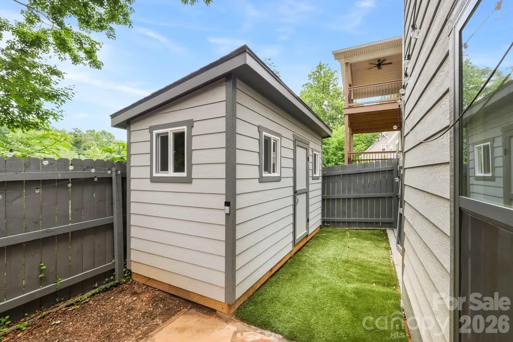 31 Lilac Street Asheville NC 28806