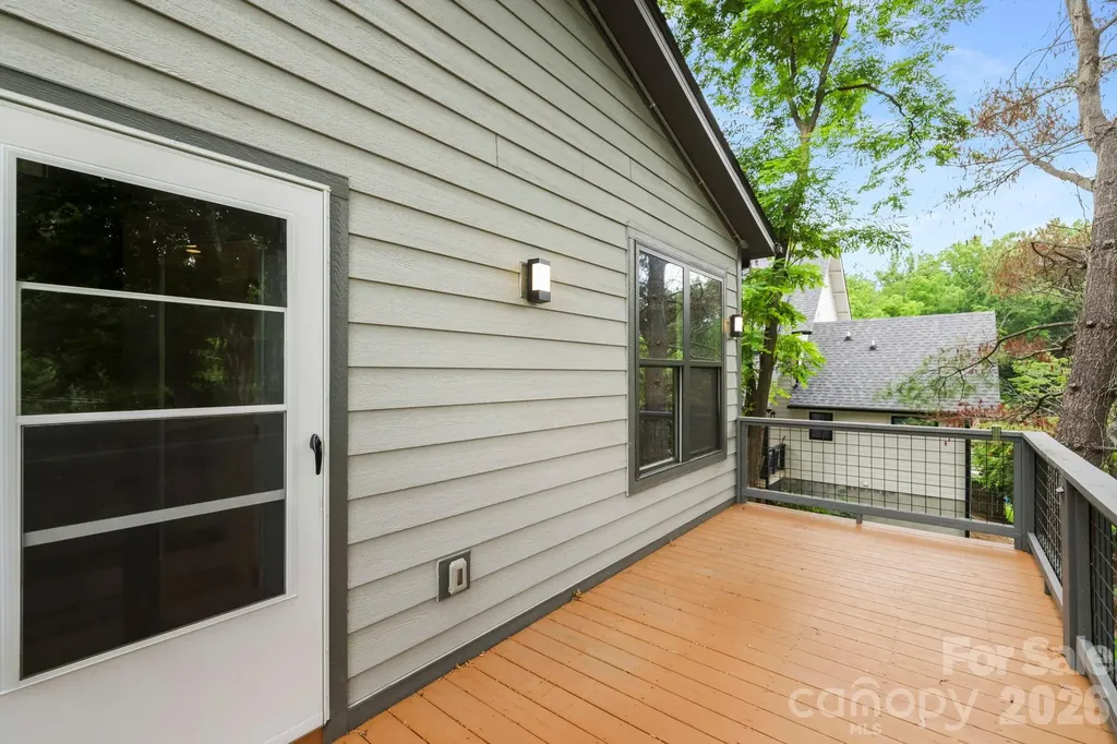 31 Lilac Street Asheville NC 28806