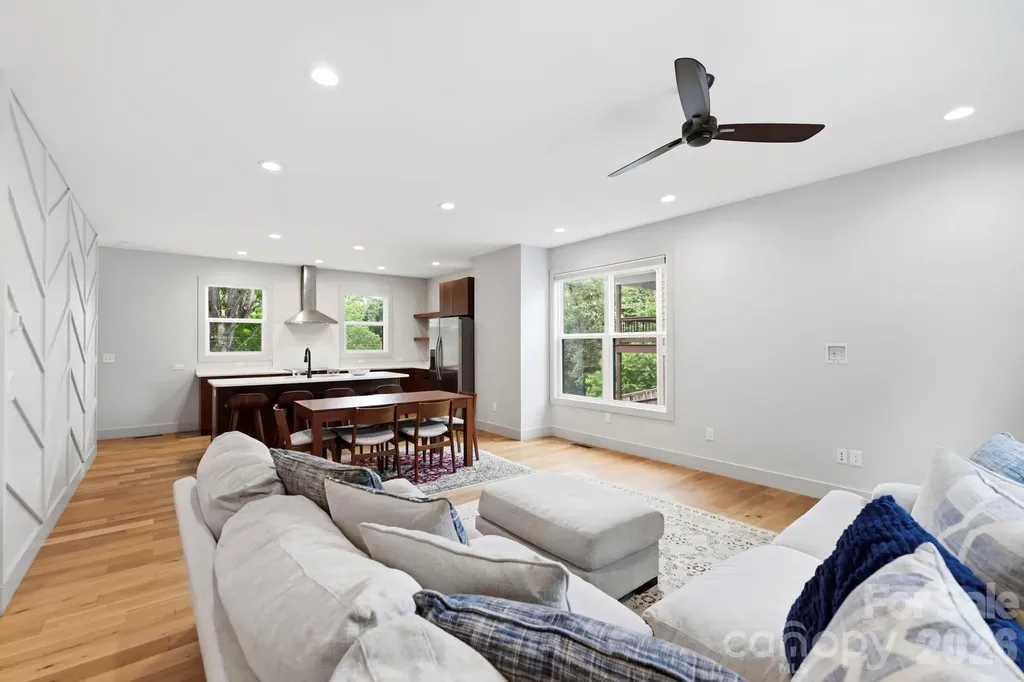 31 Lilac Street Asheville NC 28806