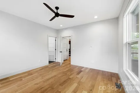 31 Lilac Street Asheville NC 28806