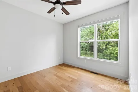 31 Lilac Street Asheville NC 28806