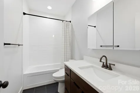 31 Lilac Street Asheville NC 28806