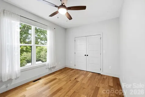 31 Lilac Street Asheville NC 28806