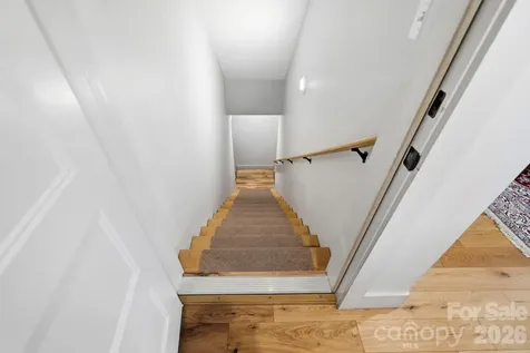 31 Lilac Street Asheville NC 28806
