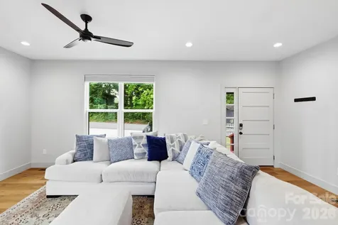31 Lilac Street Asheville NC 28806