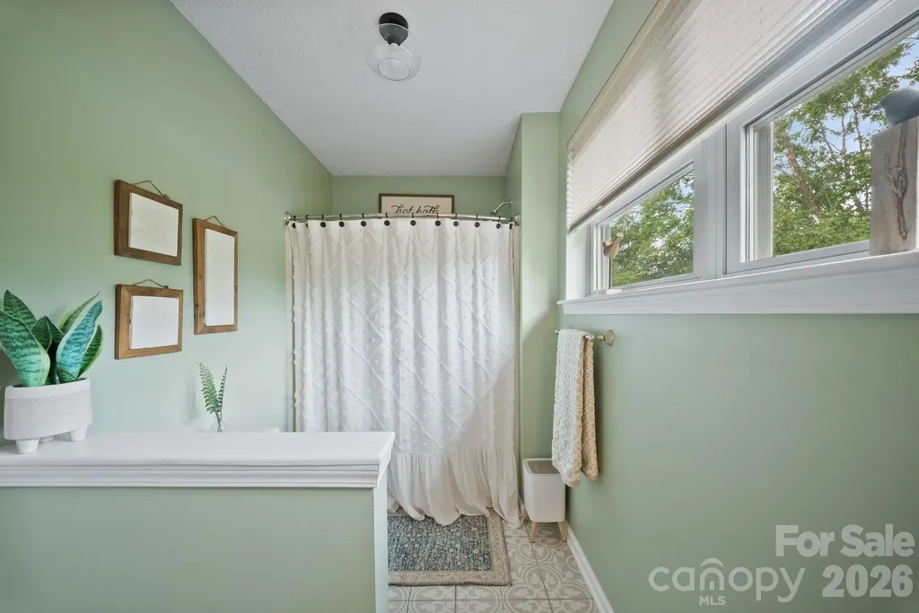 98 Garden Lane Canton NC 28716