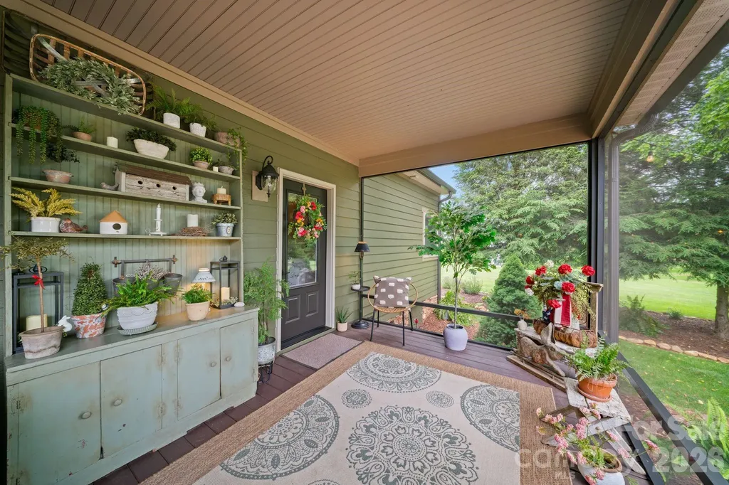 98 Garden Lane Canton NC 28716