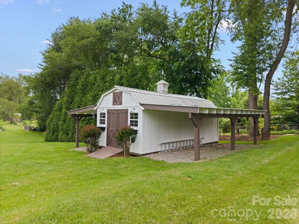 98 Garden Lane Canton NC 28716