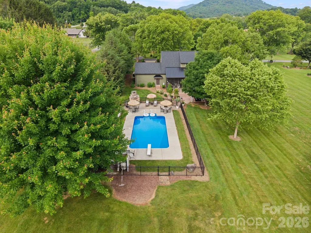 98 Garden Lane Canton NC 28716