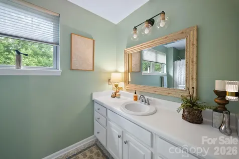 98 Garden Lane Canton NC 28716