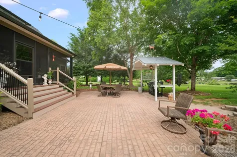 98 Garden Lane Canton NC 28716