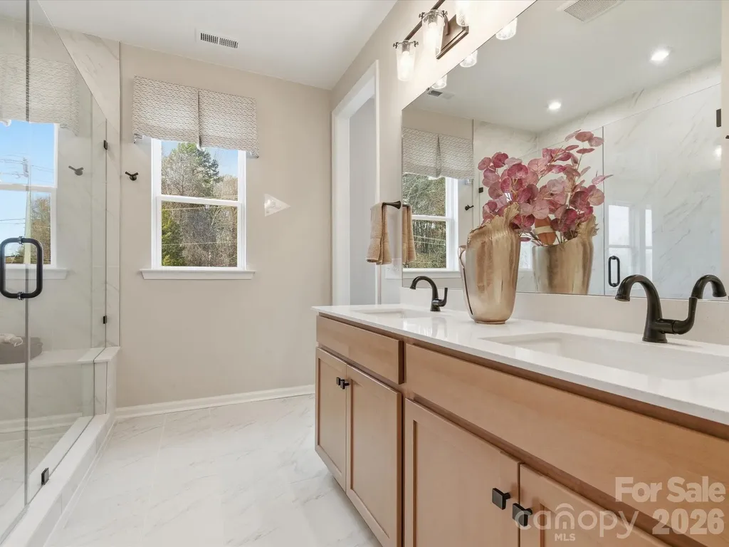 8312 Discovery Lane Charlotte NC 28216