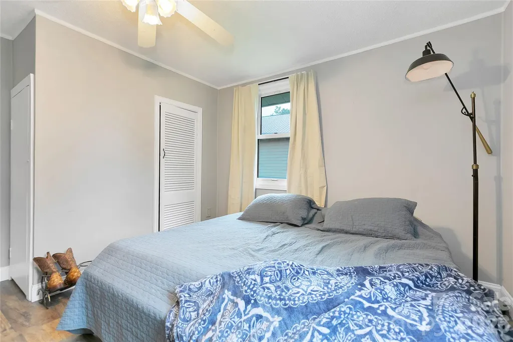 154 Burrell Avenue Brevard NC 28712