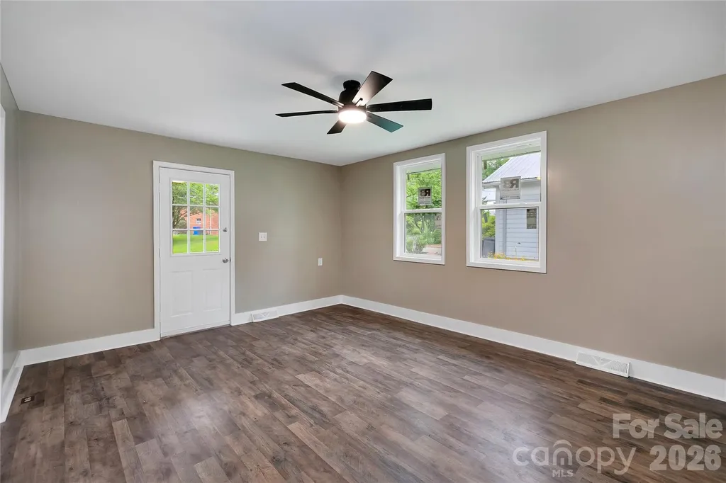 154 Burrell Avenue Brevard NC 28712