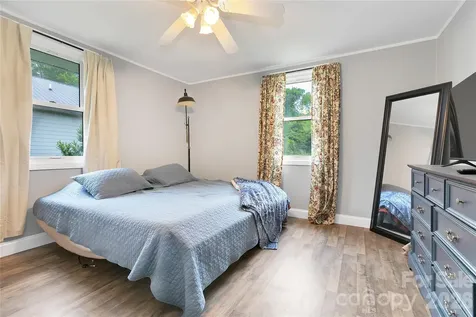 154 Burrell Avenue Brevard NC 28712