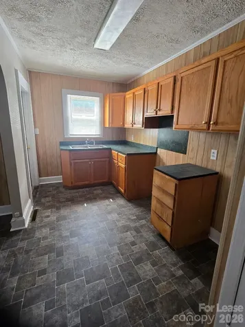 612 Oakshade Avenue Kannapolis NC 28083