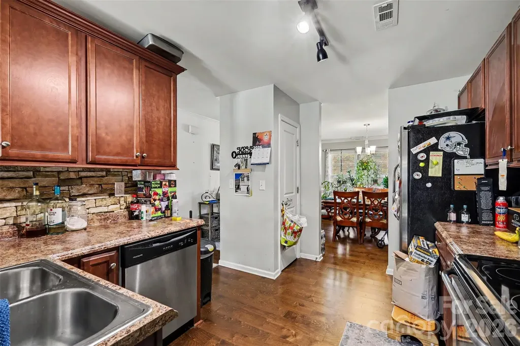 7012 Palatine Lane Charlotte NC 28214