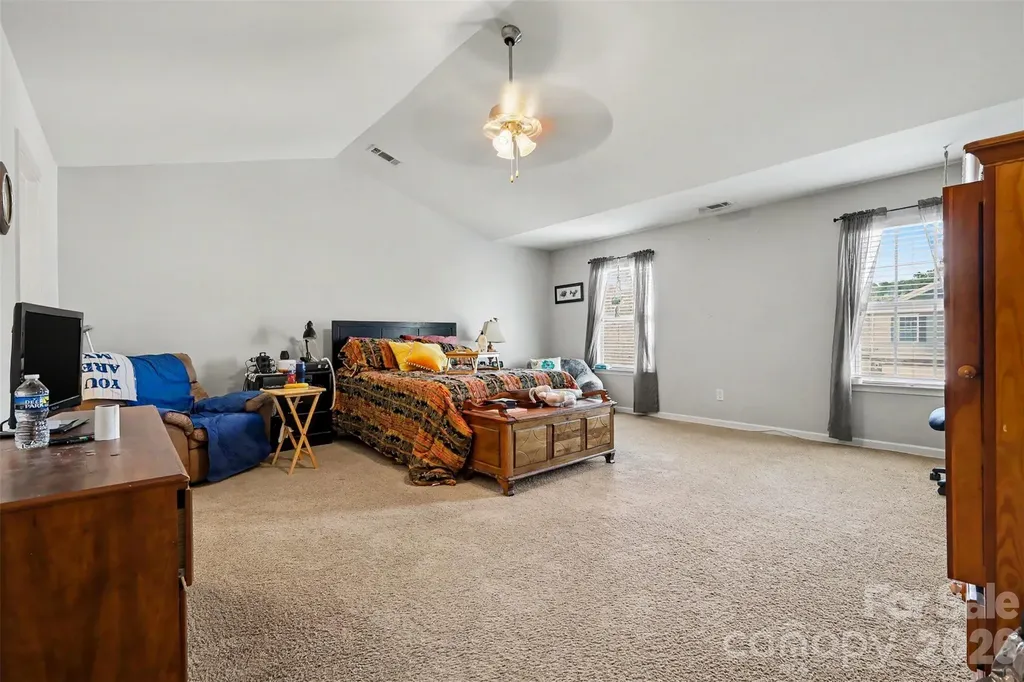 7012 Palatine Lane Charlotte NC 28214
