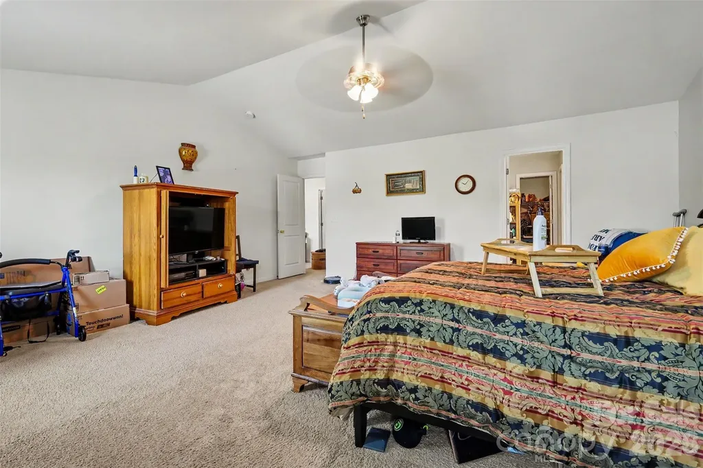 7012 Palatine Lane Charlotte NC 28214