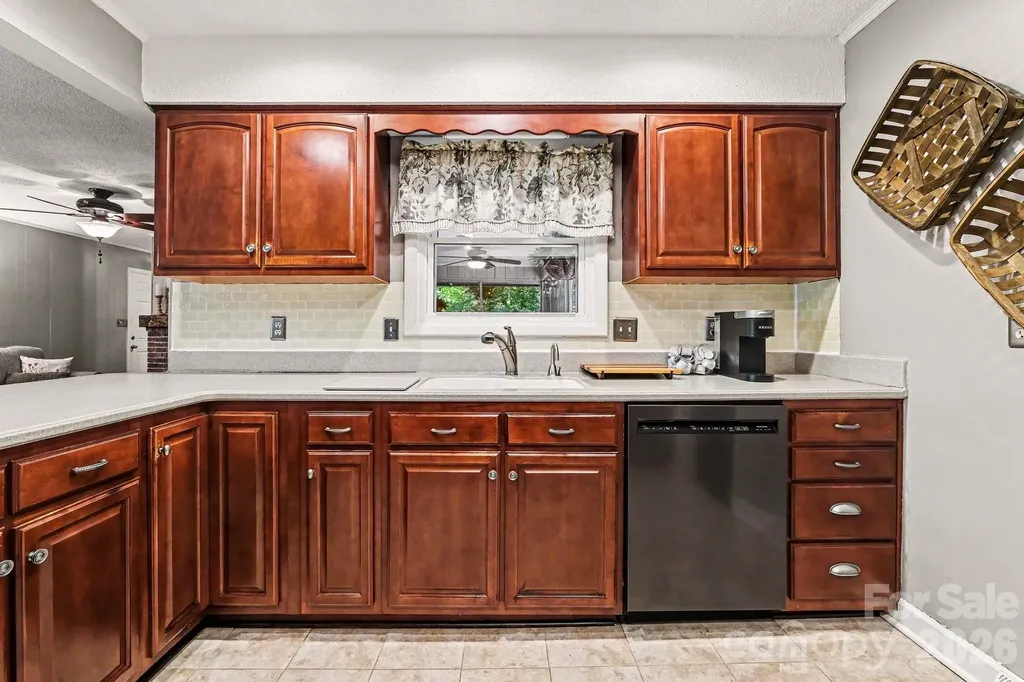 4359 Lake Shore Road N Denver NC 28037