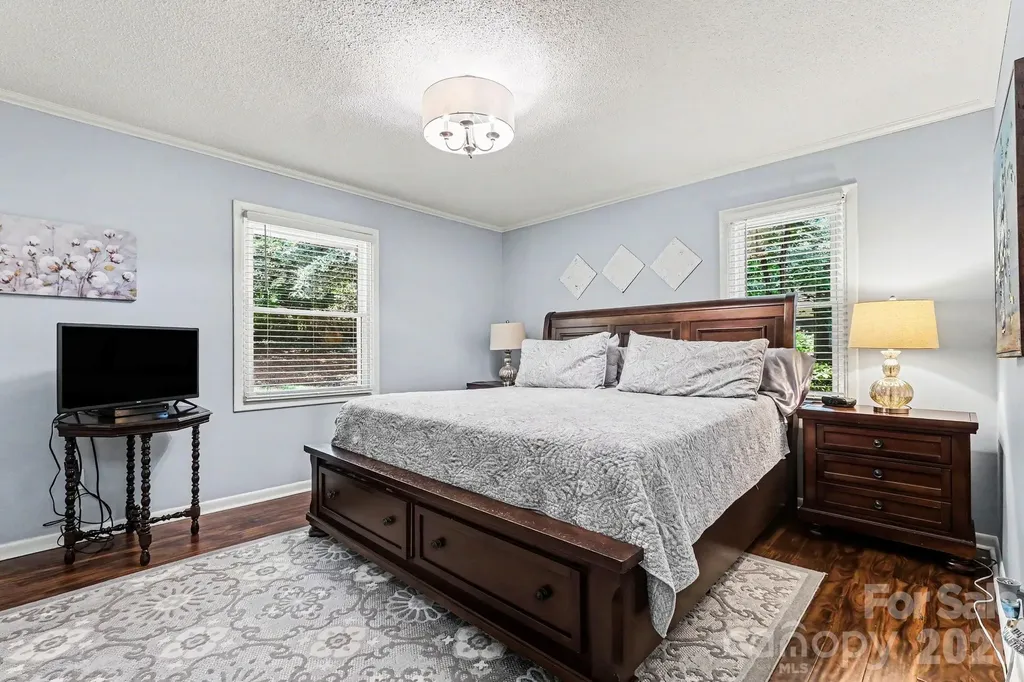 4359 Lake Shore Road N Denver NC 28037