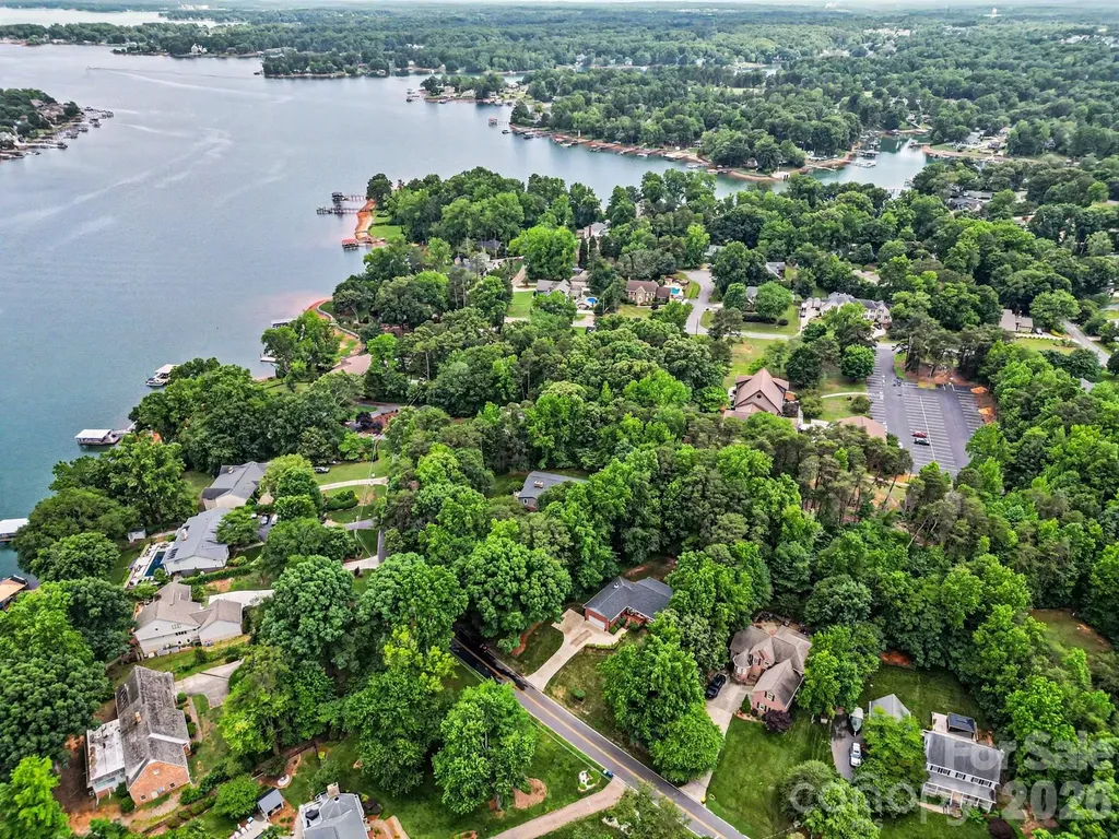 4359 Lake Shore Road N Denver NC 28037