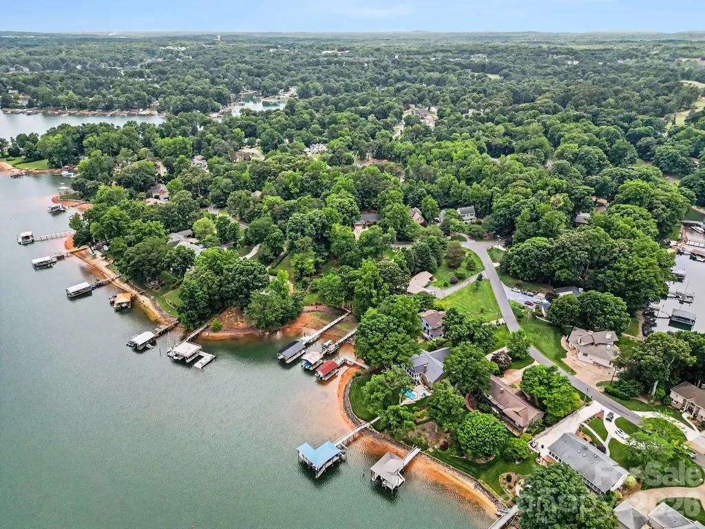 4359 Lake Shore Road N Denver NC 28037