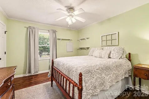 4359 Lake Shore Road N Denver NC 28037