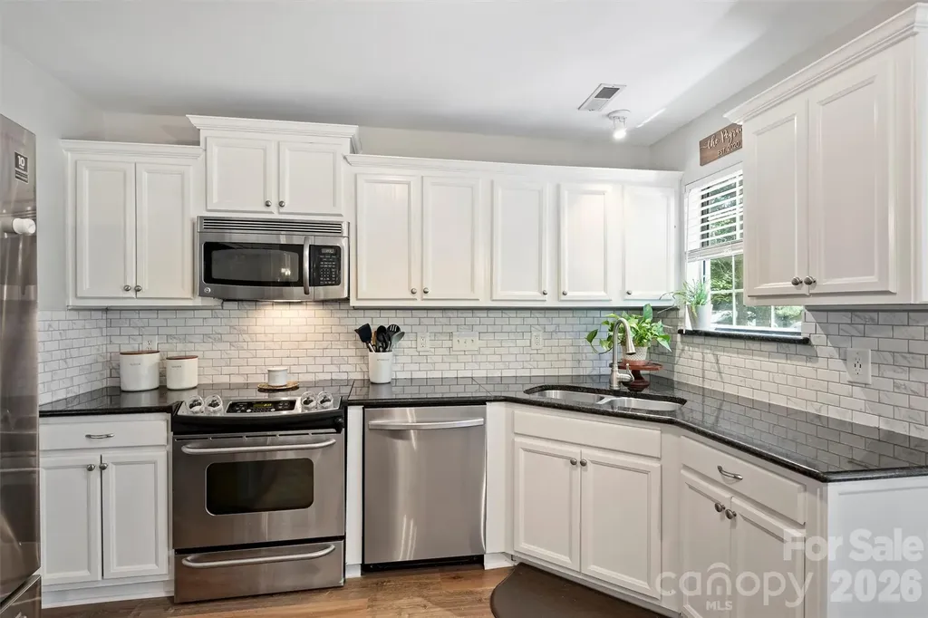 6000 Burnt Mill Run Matthews NC 28104