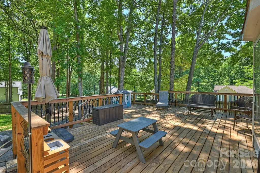 6000 Burnt Mill Run Matthews NC 28104