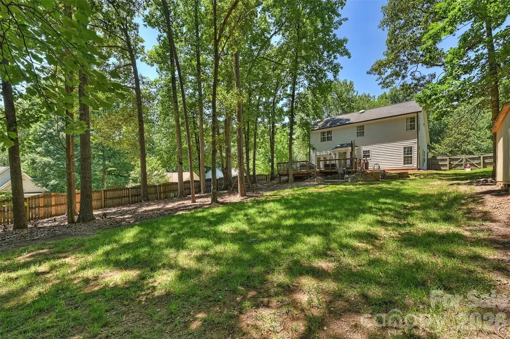 6000 Burnt Mill Run Matthews NC 28104