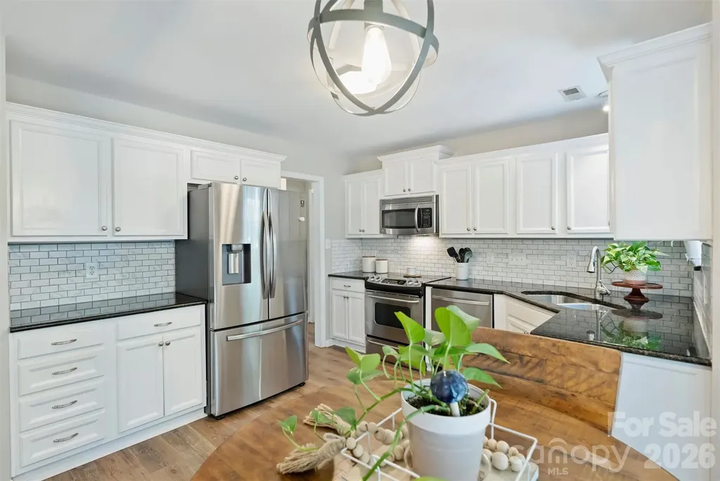 6000 Burnt Mill Run Matthews NC 28104